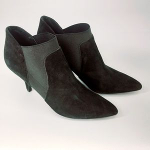 Vaneli 8.5 Black Suede Elastic Short Boot